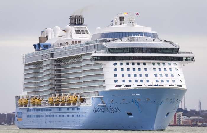 ovation of the Seas ship