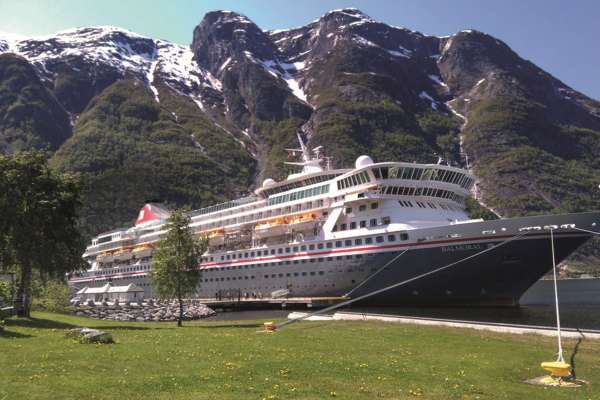 Balmoral, Fred Olsen, Fred. Olsen Cruise Lines, cruise, cruising, transfers, Fred. Olsen, Brexit