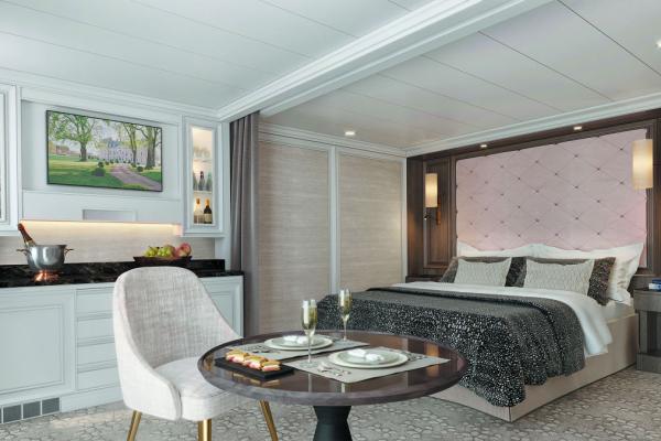 Seven Seas Splendor, Regent Seven Seas Cruises, cruise, cruising, female captain, Serena Melani