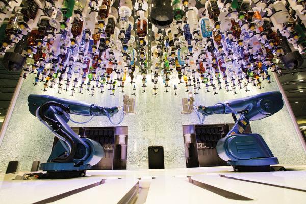 Cruise ship technology: Bionic Bar