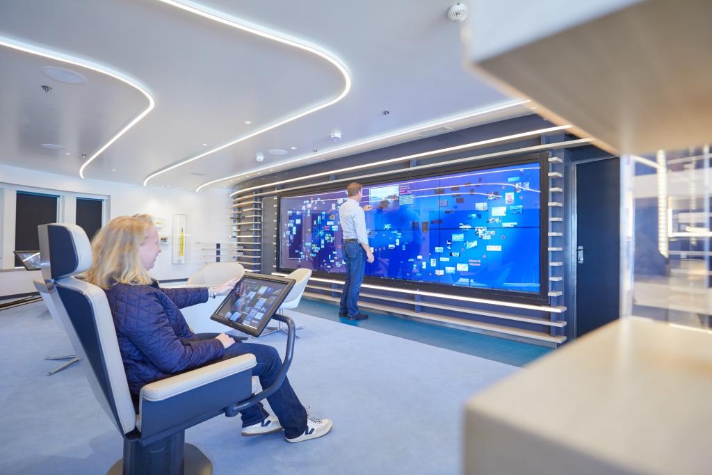 Hanseatic Inspiration, cruise, expedition, Hapag-Lloyd