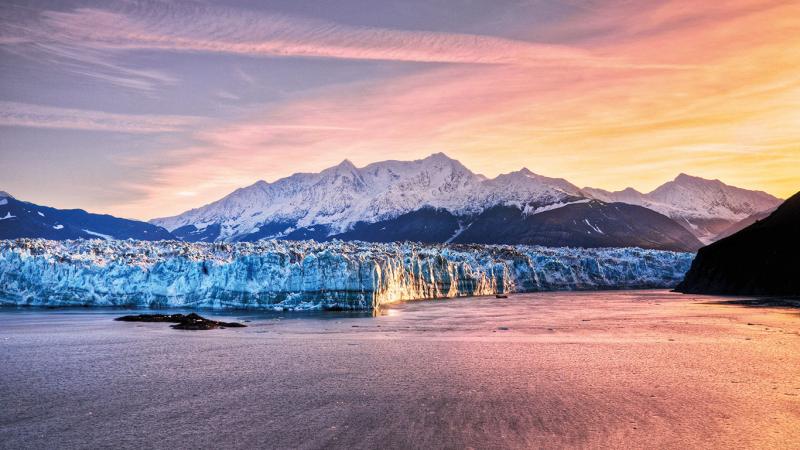 Alaska cruise: glaciers and spectacular landscape