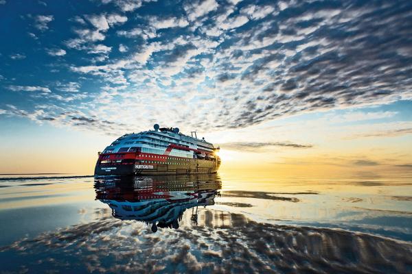Hurtigruten: Roald Amundsen