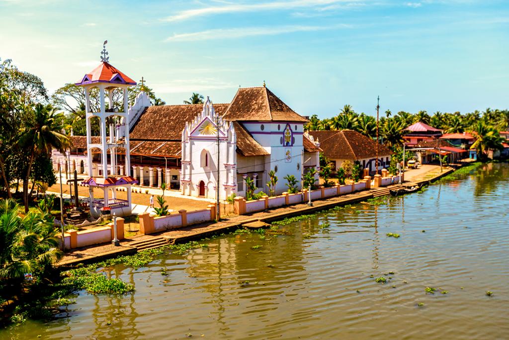 Kerala backwaters, cruise
