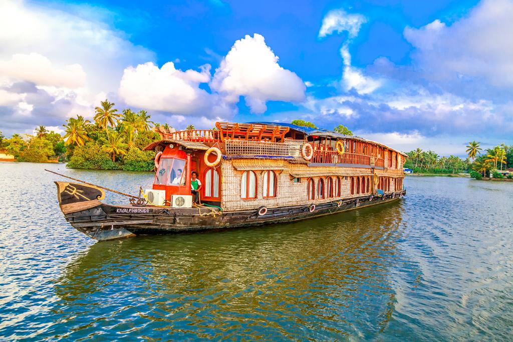 Kerala backwaters, cruise: Vaikundam