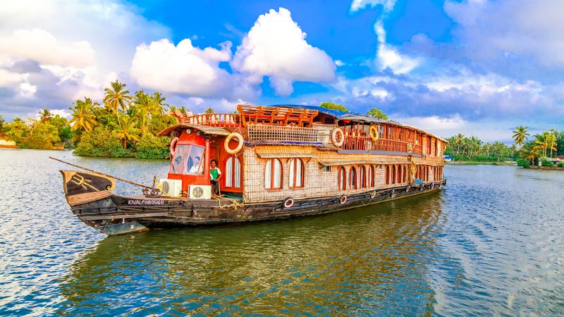 Kerala backwaters, cruise: Vaikundam