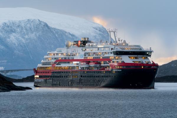 Hurtigruten Expeditions to name MS Fridtjof Nansen in Svalbard