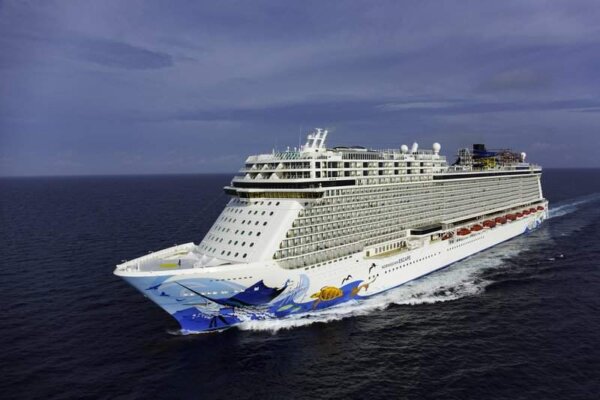 Norwegian Cruise Line ship Norwegian Escape