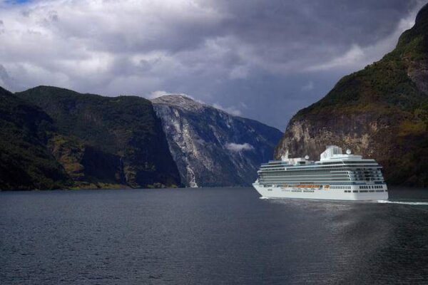 Oceania Cruises, Vista godmother
