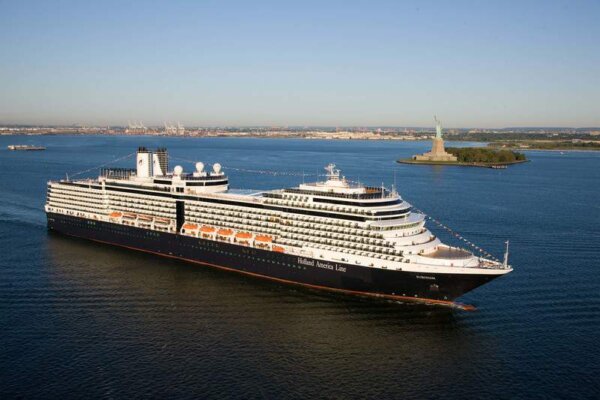 Holland America Line, Eurodam, Elon Musk, Starlink, SpaceX