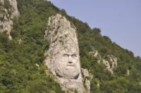 Rock sculpture - Danube