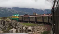 Train - Canadian Rockies