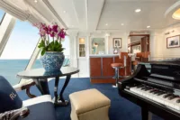 Oceania-Riviera-Owners-Suite-Foyer