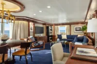 Oceania-Riviera-Owners-Suite-Living-Room